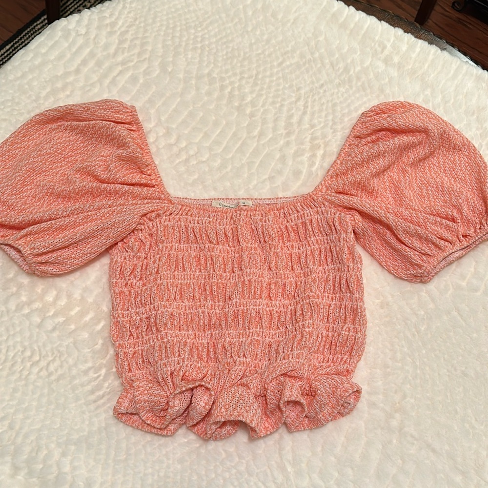Cute top.